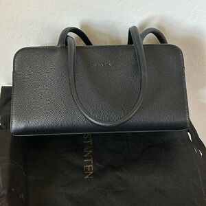 Zip top leather purse